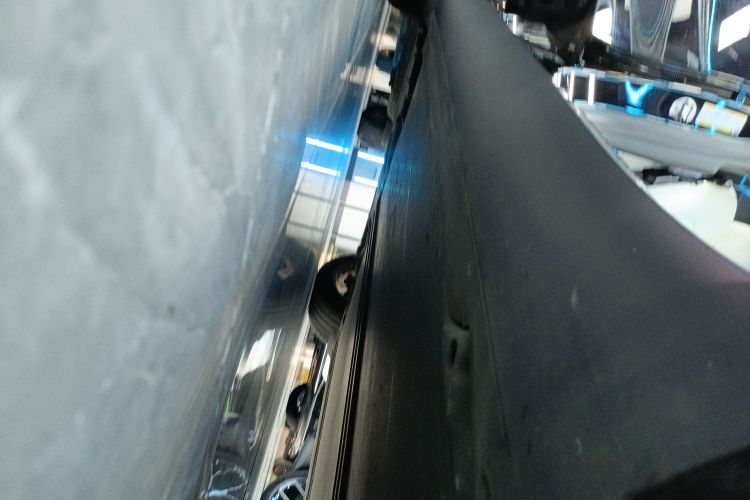 特斯拉 Model Y 2022款 长续航全轮驱动版局部细节9001