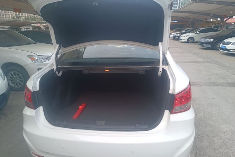 海马 福美来 2015款 1.6L 手动品尚型机舱底盘23