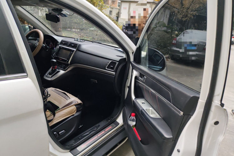 哈弗H6 2015款 运动版 1.5T 自动两驱豪华型局部细节9005