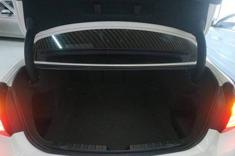 宝马3系 2017款 320Li 时尚型机舱底盘23