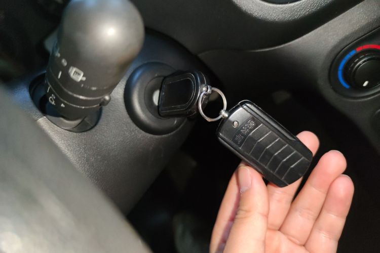 名爵3 2014款 1.3L AMT舒适版中控内饰11