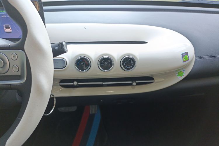 五菱汽车 五菱缤果 2024款 203km 轻享款中控内饰16