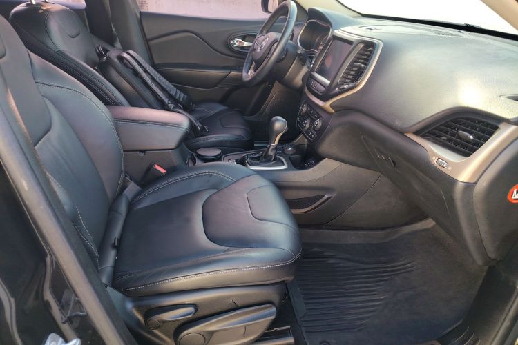 Jeep 自由光(进口) 2014款 2.4L 都市版局部细节41