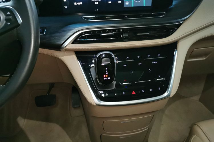 别克GL8 2020款 ES陆尊 653T 尊享型中控内饰18