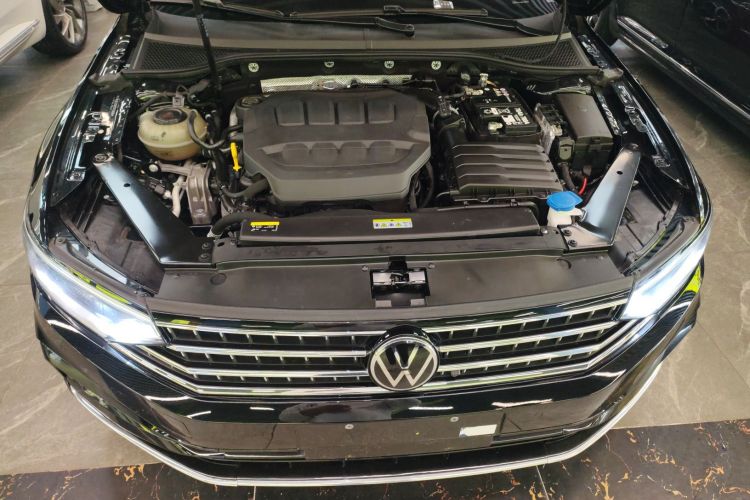 大众 迈腾 2023款 200万辆纪念版 330TSI DSG豪华型机舱底盘24