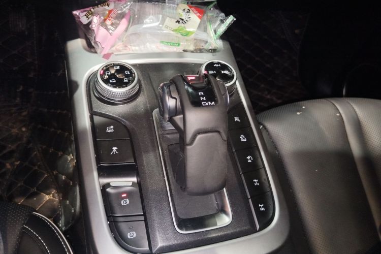 坦克300 2024款 2.0T 征服者中控内饰18