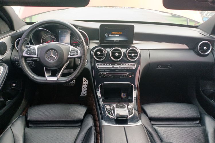 奔驰C级 2016款 C 200 运动版中控内饰12