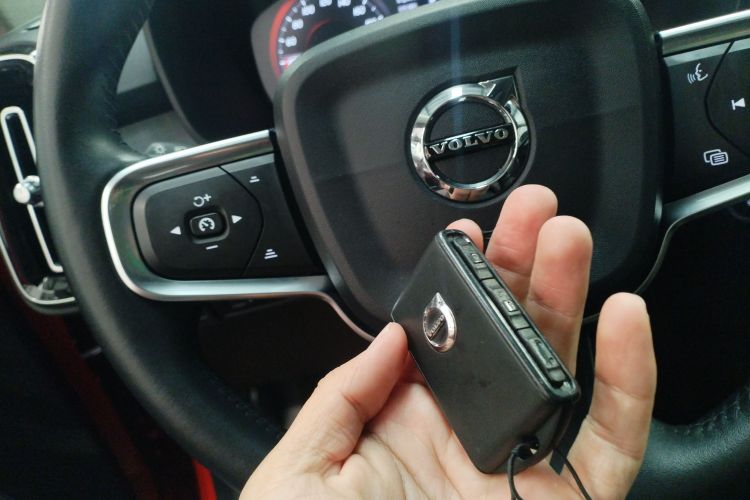 沃尔沃XC40 2020款 T3 智行时尚版中控内饰11