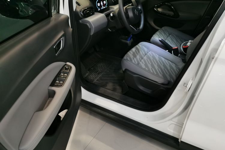 零跑汽车 零跑T03 2024款 200轻享版中控内饰20