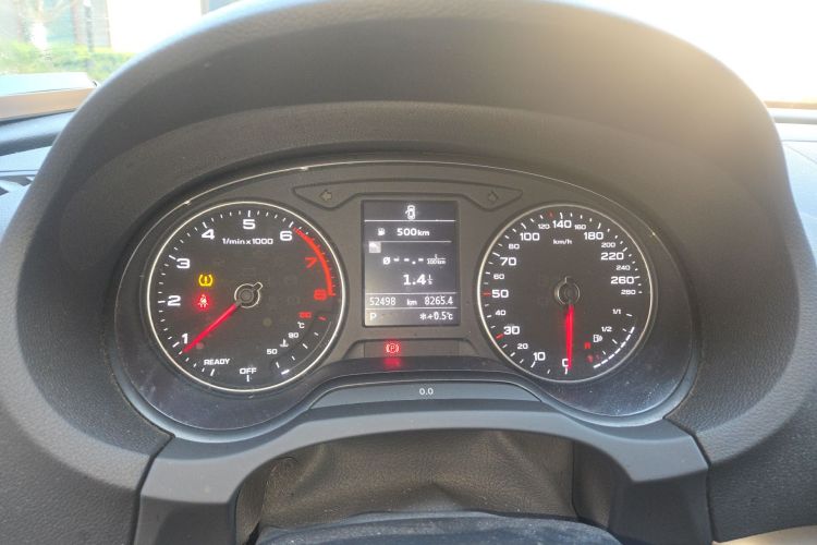 奥迪A3 2018款 30周年年型 Limousine 35 TFSI 进取型中控内饰14