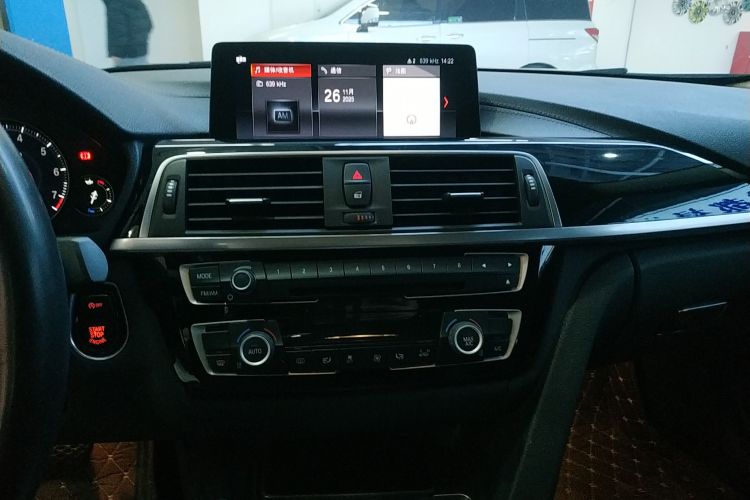 宝马3系 2019款 320Li M运动套装中控内饰16