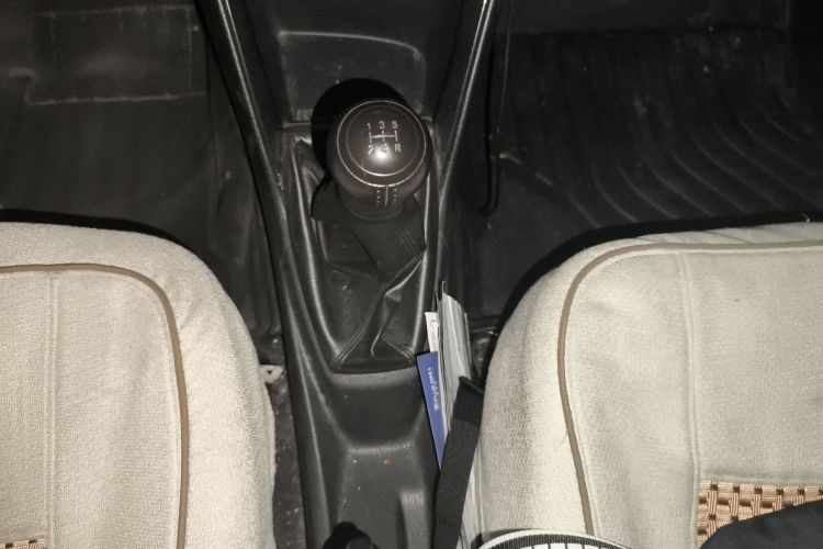 丰田 威驰 2014款 1.3L 手动型尚版中控内饰18