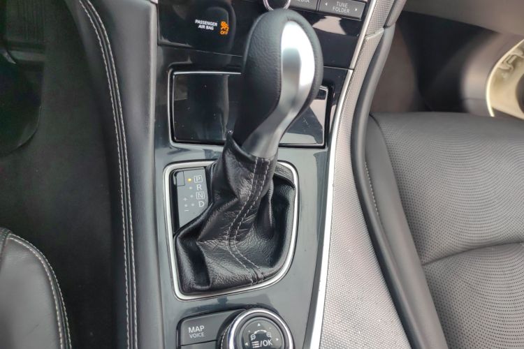 英菲尼迪Q50L 2016款 2.0T 悦享版局部细节18