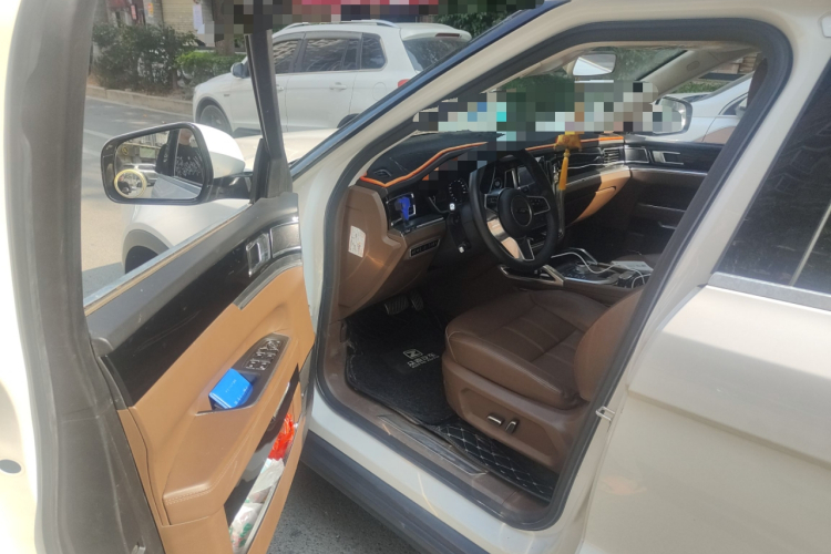 众泰T700 2017款 1.8T 双离合尊享型中控内饰7003