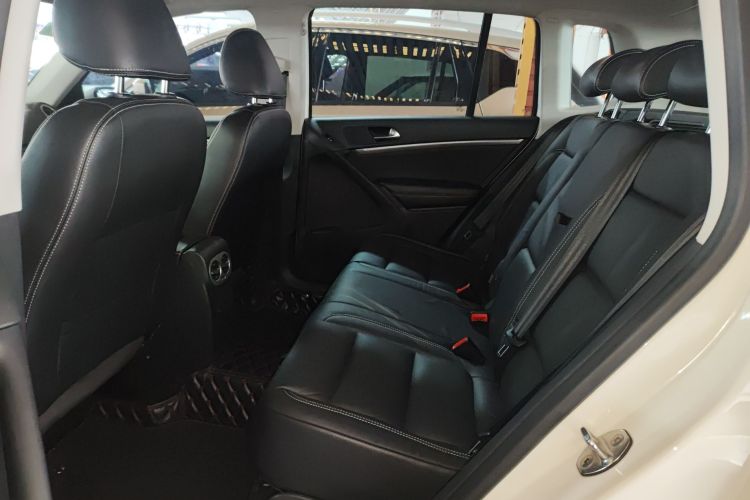 大众 途观 2016款 300TSI 自动两驱舒适版中控内饰7004