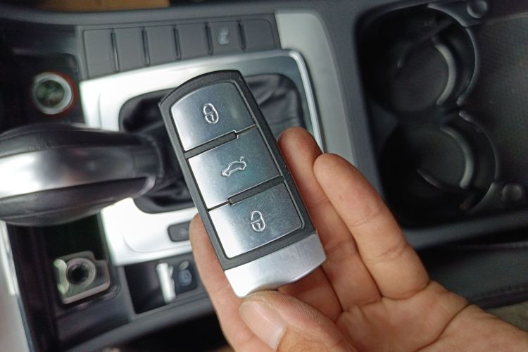 大众 迈腾 2015款 2.0TSI 豪华型中控内饰7001