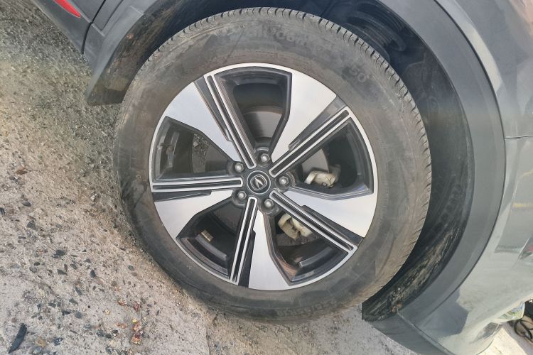 长安CS55PLUS 2022款 第二代 1.5T DCT尊贵型车身外观10