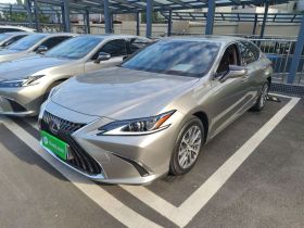雷克萨斯ES 2021款 300h 卓越版