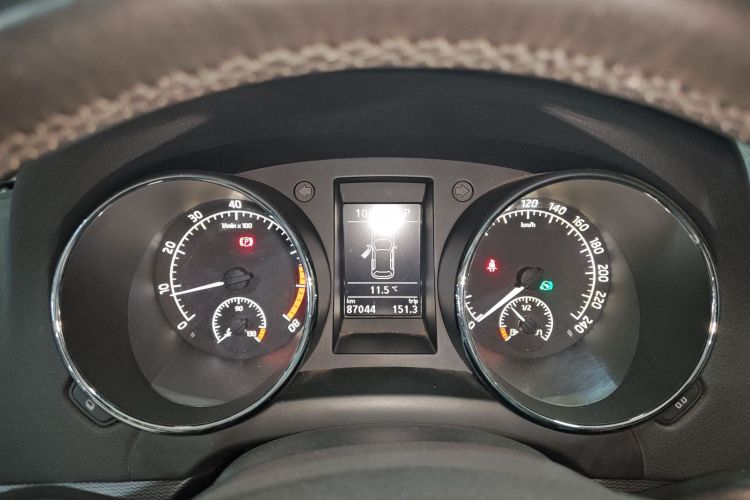 斯柯达 Yeti 2017款 TSI280 DSG创行版中控内饰14