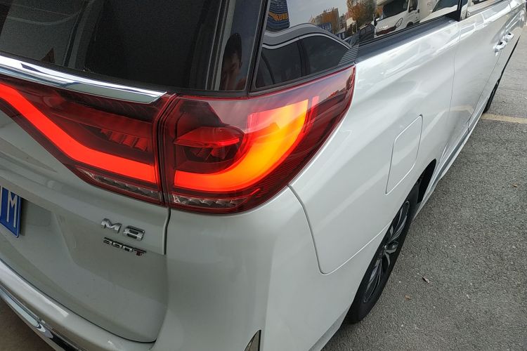 广汽传祺 传祺M8 2023款 领秀系列 390T 豪华版车身外观9