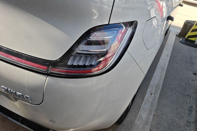 宝骏云朵 2023款 460 Max车身外观9