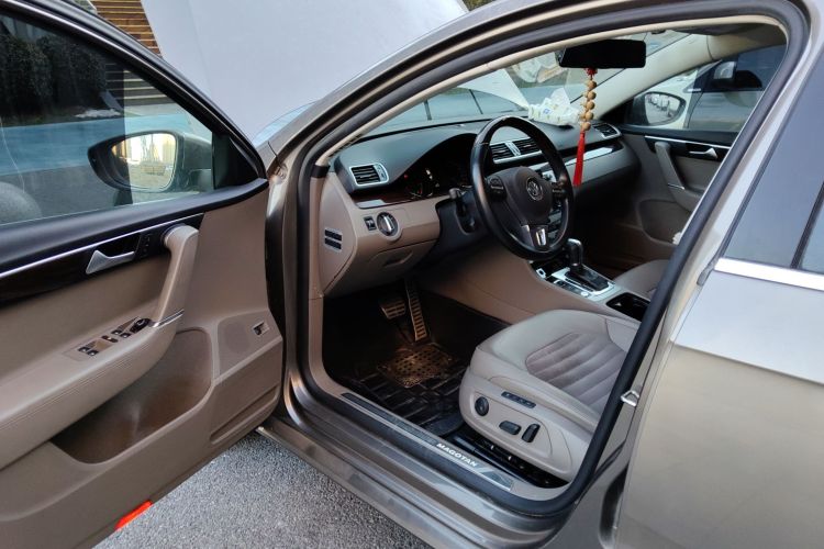 大众 迈腾 2015款 改款 2.0TSI 尊贵型中控内饰20