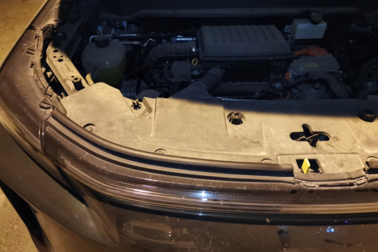 蓝电E5 PLUS 2025款 165km 长续航旅行定制版 7座局部细节9006