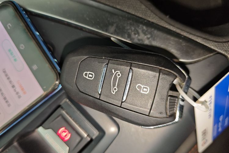 标致4008 2019款 改款 360THP 尝先版中控内饰11