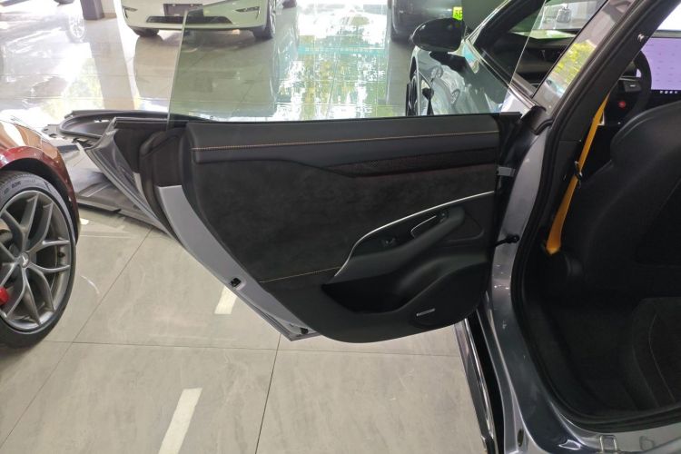 小米汽车 小米SU7 Ultra 2025款 Ultra中控内饰7008