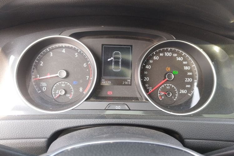 大众 高尔夫 2019款 1.6L 自动舒适型 国V中控内饰14