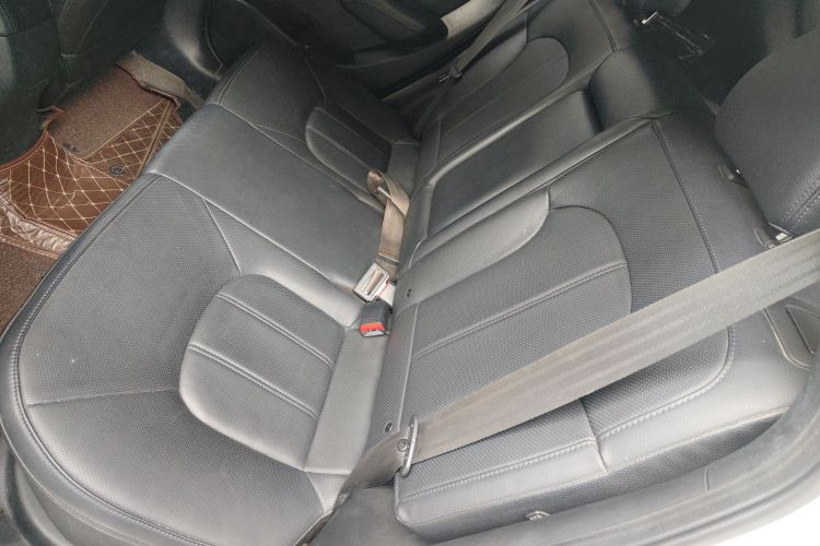 北京现代ix35 2012款 2.0L 自动两驱精英版GLS中控内饰7004