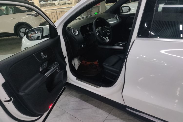 奔驰GLA 2023款 GLA 220中控内饰20