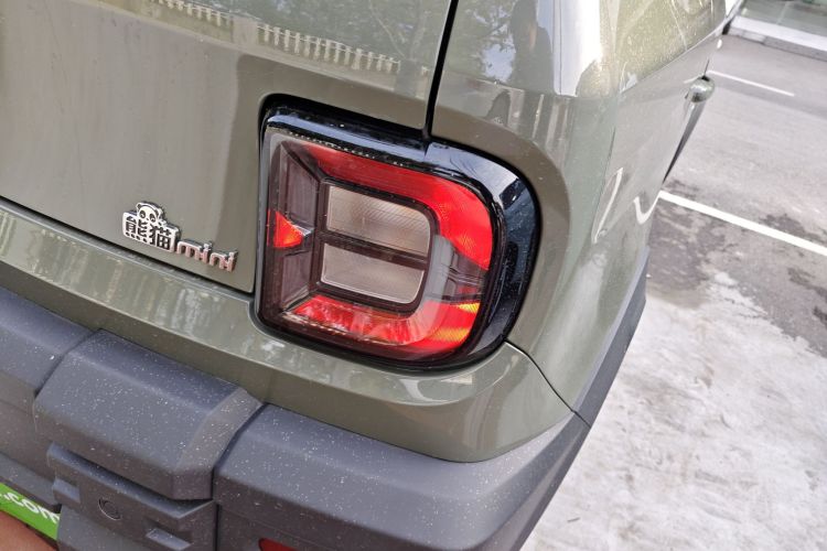 吉利银河 2025款 210km 熊猫骑士车身外观9