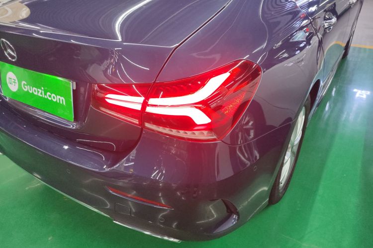 奔驰A级 2019款 A 200 L 运动轿车车身外观9