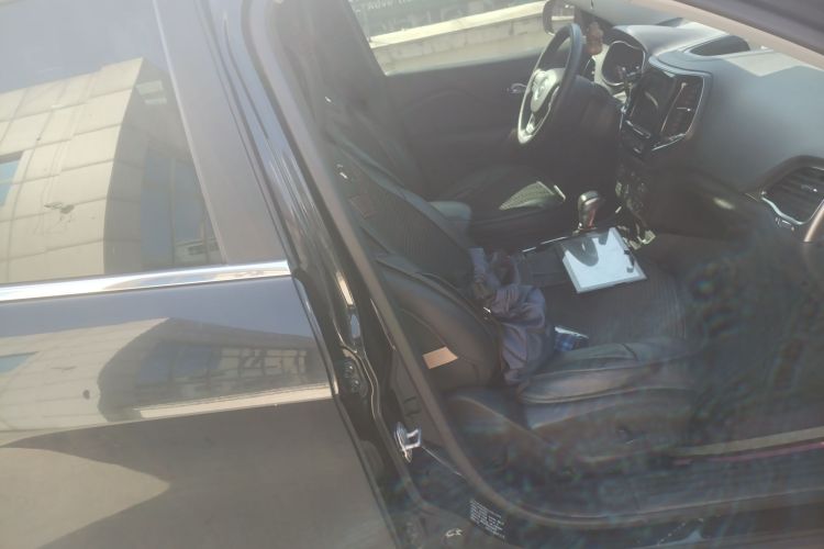 Jeep 自由光 2019款 2.0T 两驱智享版 国V局部细节41