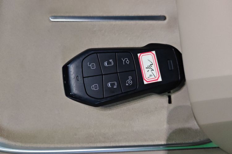 小鹏X9 2025款 740超长续航 Max中控内饰7001