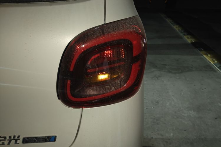 五菱汽车 宏光MINIEV 2025款 四门版 进阶款车身外观9