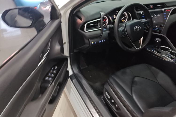 丰田 凯美瑞 2019款 改款 2.5G 豪华版中控内饰20