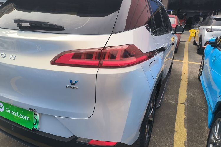 埃安 AION V 2021款 Plus 70 智领版 磷酸铁锂车身外观9