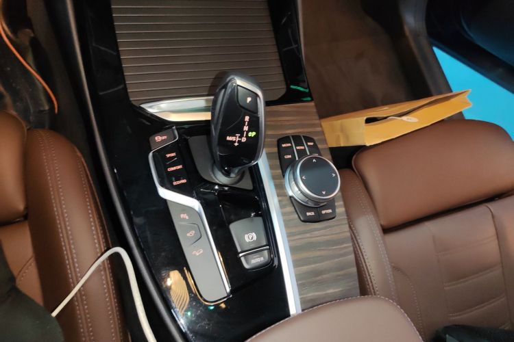 宝马X3 2020款  xDrive28i M运动套装中控内饰18