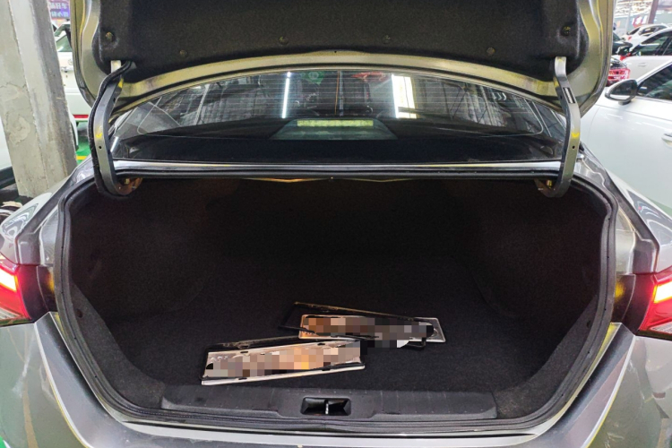 日产 轩逸 2021款 1.6L XL CVT智享版机舱底盘23