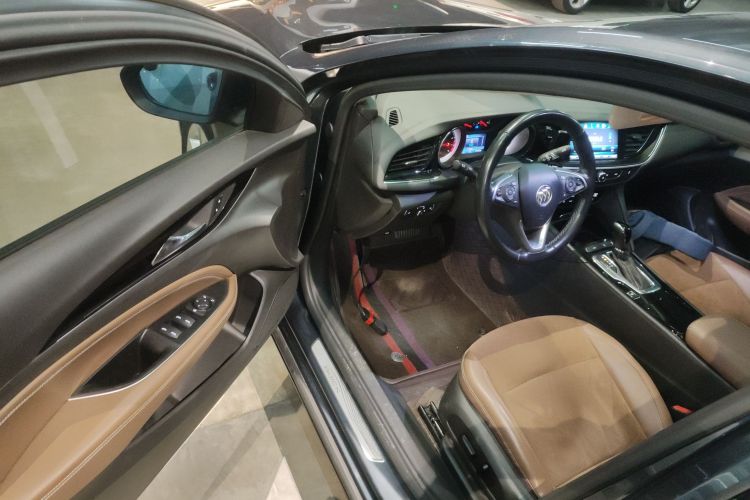 别克 君威 2019款 20T 精英型 国VI中控内饰7003