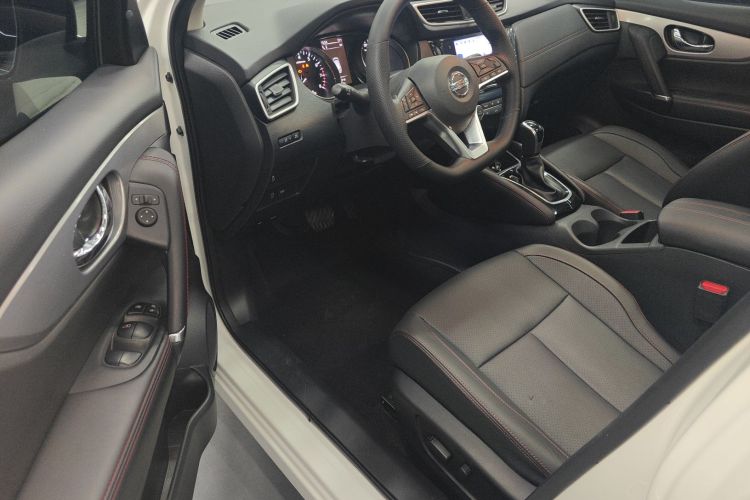 日产 逍客 2022款 2.0L CVT XV Prem豪华版中控内饰7003