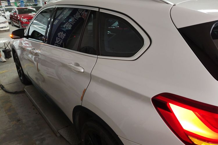 宝马X1 2020款 sDrive20Li 时尚型车身外观4