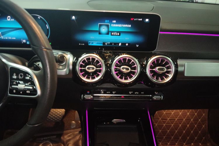 奔驰GLB 2020款 改款 GLB 200 动感型中控内饰16