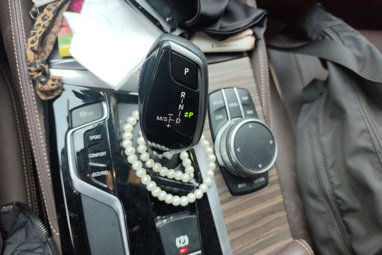 宝马5系 2020款 530Li 领先型 豪华套装中控内饰18