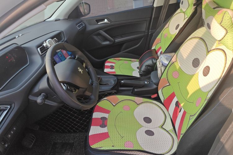 标致308 2016款 1.6L 自动时尚版中控内饰19