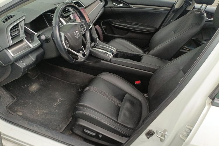 本田 思域 2019款 220TURBO CVT劲擎版 国VI局部细节19