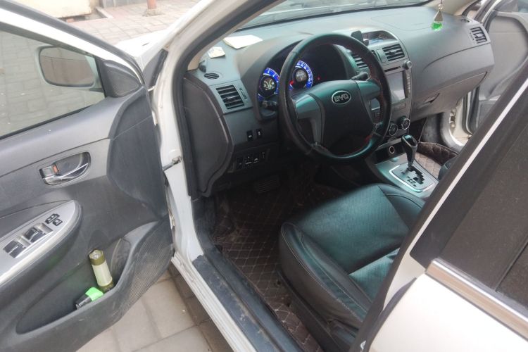 比亚迪L3 2015款 节能版 1.5L 自动舒适型中控内饰20