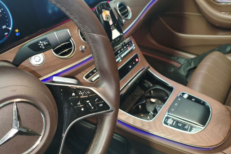 奔驰E级 2023款 改款 E 260 L局部细节18